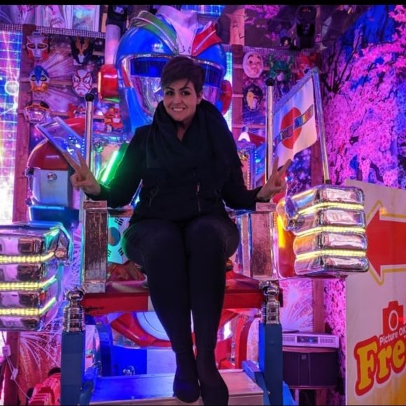 Meet your Posher, Tiffany - Picture 3 of 5